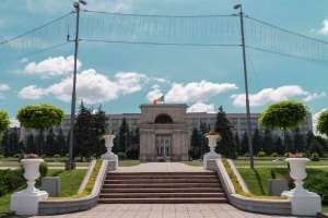 Parlamentul Republicii Moldova restricţionează utilizarea limbii ruse